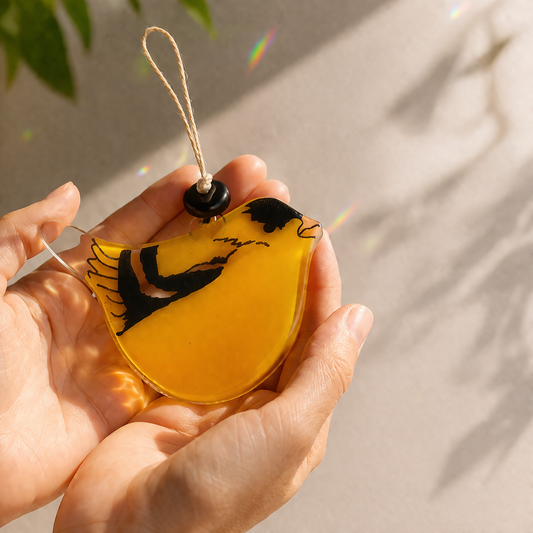 Atrapasol de vidrio con pájaro canario pintado a mano – decoración luminosa para ventana o regalo especial