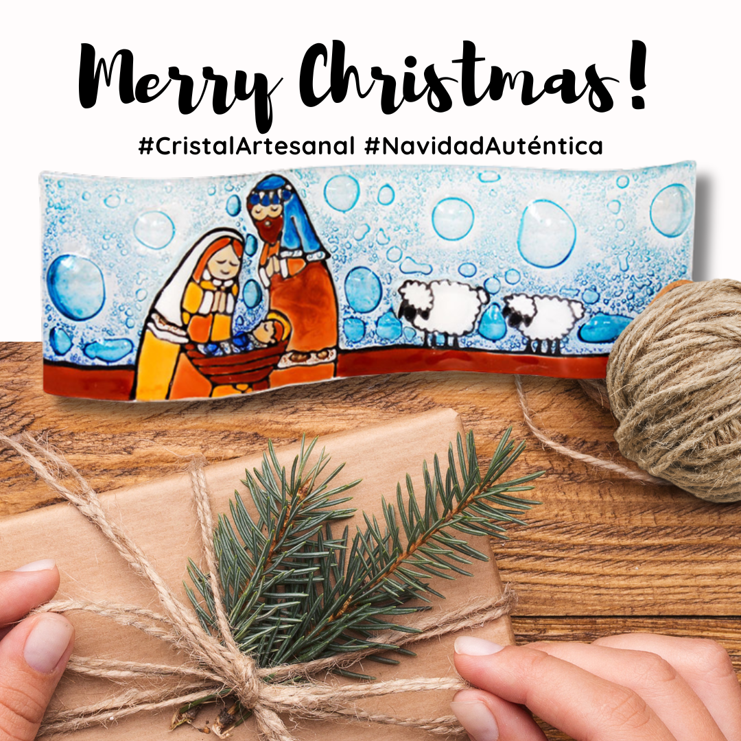 Adorno de vidrio pintado a mano con el nacimiento de Jesús.