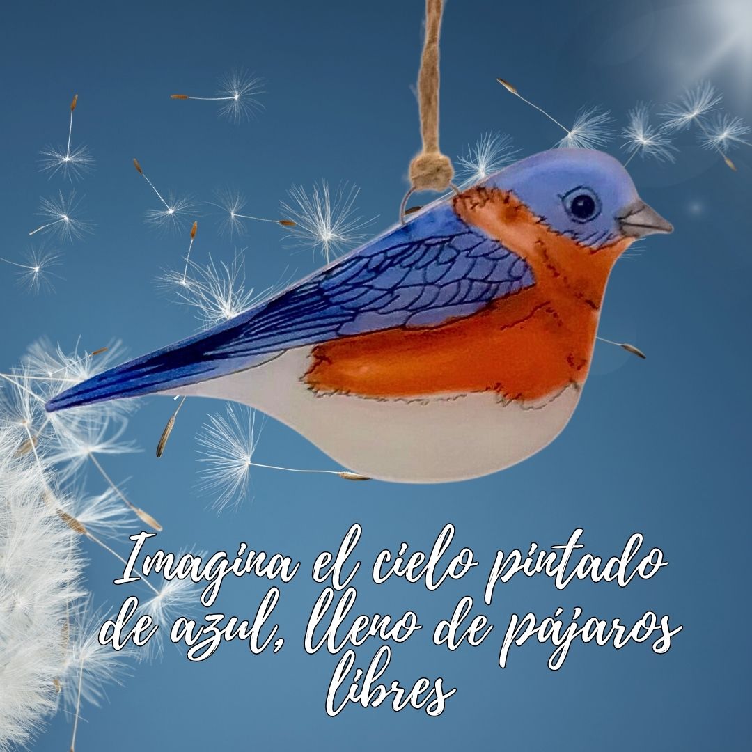 Pajarito azul de cristal reciclado.